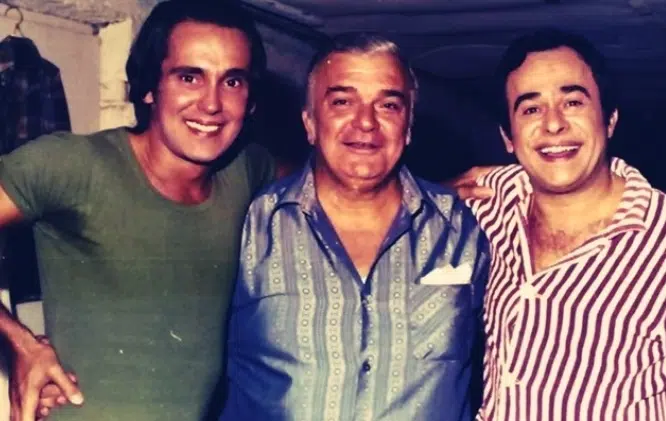 «Όσο ήμουν παντρεμένος δεν πήγα ποτέ με άντρα. Τα είχα με γνωστό πρωταγωνιστή και νόμιζαν ότι είναι στρέιτ»