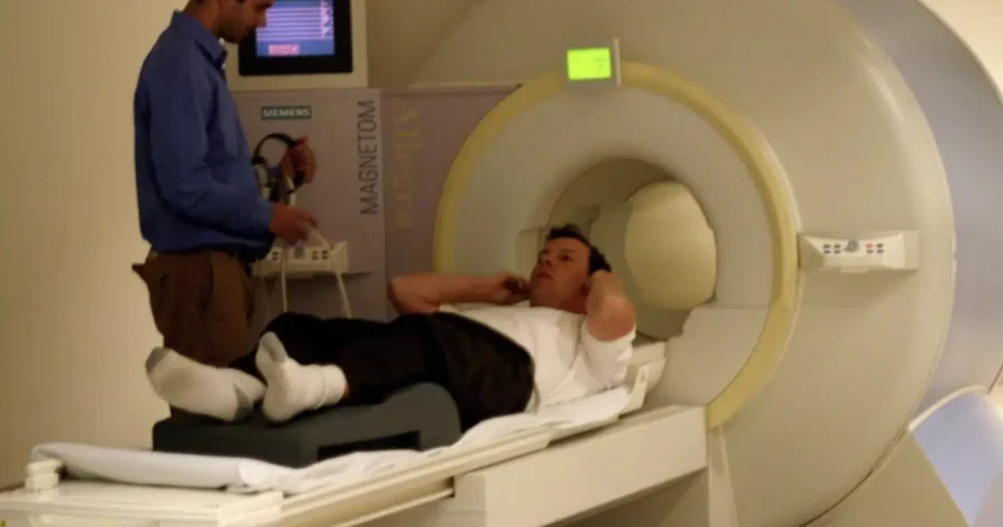 Πέθανε άντρας που τον «κατάπιε» ο μαγνητικός τομογράφος – Φορούσε αλυσίδα εννέα κιλών, δήλωσε η γυναίκα του