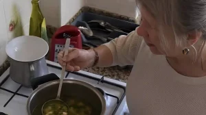 Είναι παντρεμένοι 52 χρόνια, έχουν μια υπέροχη οικογένεια: Αυτή είναι η εντυπωσιακή σύζυγος του Στέφανου Κυριακίδη, σπάνια εμφάνιση στο πλευρό του