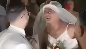 Μόνο στην Ελλάδα: Πεθερός ντύθηκε… νύφη και «εισέβαλε» στον γάμο