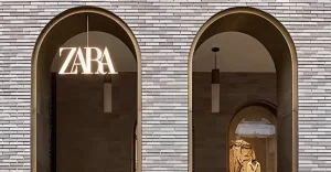 To Zara φόρεμα που κάνει θραύση στις γυναίκες άνω των 50 – Το πιο κολακευτικό για τα φετινά καλέσματα