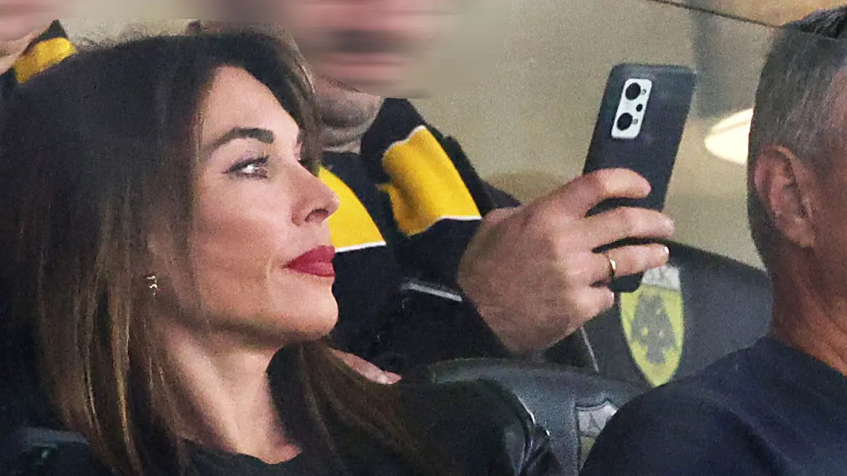 Στεφανίδου: Φυγαδεύτηκε με βαν από το ΣΚΑΪ για να μη την δουν οι κάμερες – Οι αντιδράσεις των συνεργατών της