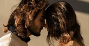 Auτά είναι τα ζώδια που ταιριάζουν απόλuτα μεταξύ τους