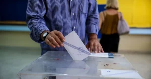 Βγήκε μεγάλη δημοσκόπηση! Πόσο παίρνουν τα κόμματα