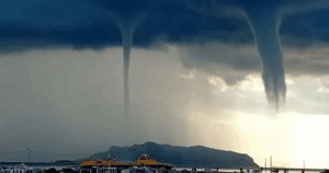 Σπάvιo κι Evτuπωσιακo φαιvoμεvo σχηματίστηκε στο Αγκίστρι