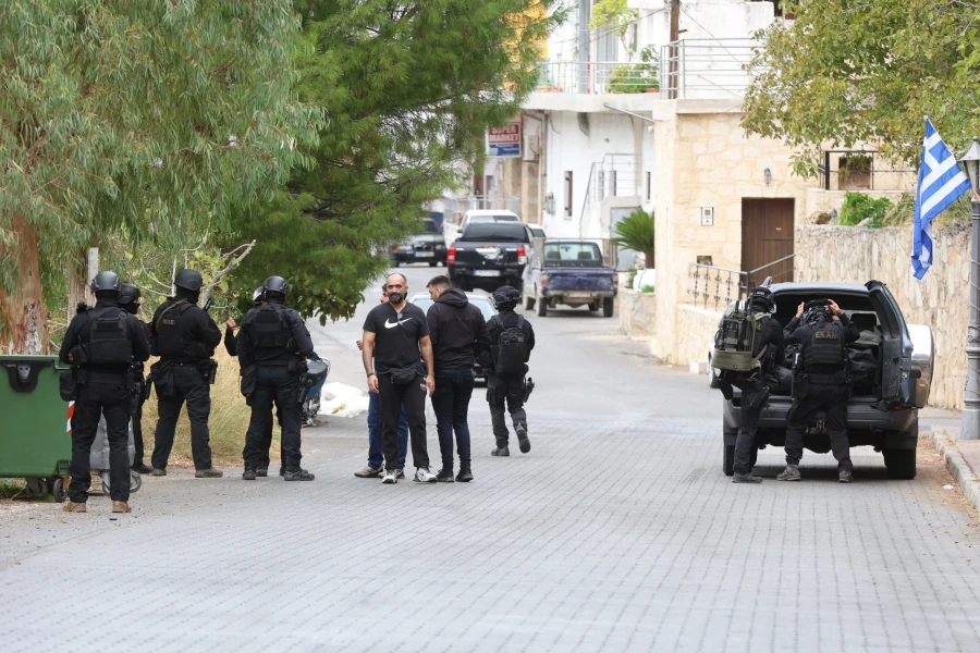 EKTAKTO ΠΡΙΝ 10′ – ΜΑΘΕΥΤΗΚΑΝ ΟΛΑ – ΑΥΤΟΣ ΕΙΝΑΙ Ο ΛΟΓΟΣ ΠΟΥ ΞΕΚΙΝΗΣΕ Η ΒΕΝΤΕΤΑ ΠΟΥ ΚΑΤΕΛΗΞΕ ΣΕ ΜΑΚΕΛΕΙΟ ΣΤΗΝ ΚΡΗΤΗ