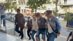 Ο 50χρονος έπνιξε με σακούλα την αδελφή του και κάλεσε τη σύζυγό του – «Τώρα αρχίζω να συνειδητοποιώ τι έχω κάνει»