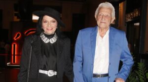 Θρήνος για την Ζωζώ Σαπουντζάκη