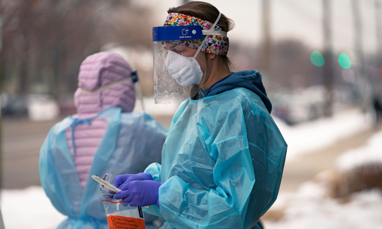 Κορονοϊός: Συναγερμός για νέα μετάλλαξη - Αυτά είναι τα ασυνήθιστα συμπτώματά της και πως μεταδίδεται