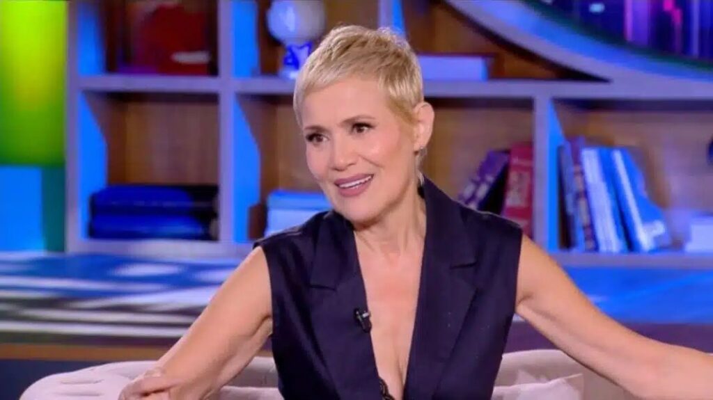 8 χρόνια ΜΥΚΟΝΟ τα πάντα όλα. Η Κωνσταντίνα ΜΙχαήλ το ξεφούρνισε… Δεν ντρεπόμουν να…