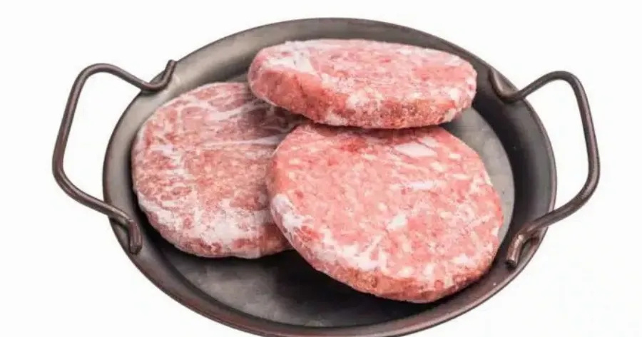 Ανακαλούνται μπιφτέκια με επικίνδυνο βακτήριο – Μπορεί να προκαλέσουν ακόμη και νεφρική ανεπάρκεια