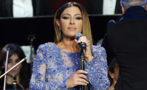 Έλενα Παπαρίζου: Μόλις μαθεύτnκε η είδηση για την τραγουδίστρια