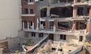 Ισχυρή έκρηξη σε κτίριο στο λιμάνι – Συναγερμός για εγκλωβισμένους, αναφορές για νεκρούς