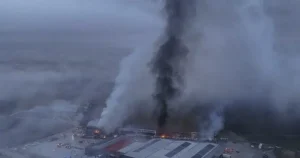 Το “ΜΠΑΜ” του Θανάτου: Βίντεο από την εκκωφαντική έκρηξη στη βιομηχανία της Βιολάντα