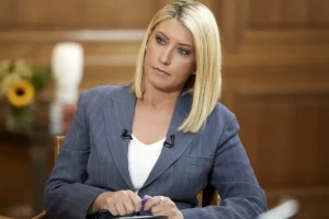 Στη ΜΕΘ με πνευμονία η Σία Κοσιώνη