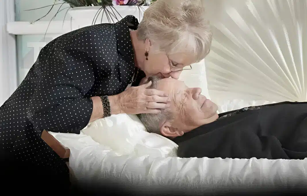 Συνέπειες του να φιλήσετε έναν νεκρό άνθρωπο: Tι πρέπει να γνωρίζετε