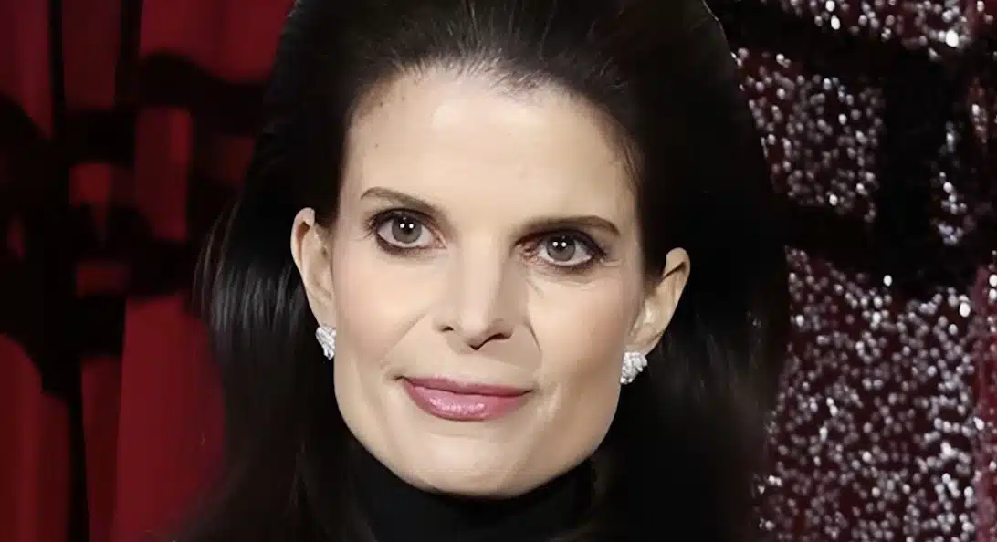 Αγνώριστη η Αθηνά Ωνάση με τεpάστια μακριά χέρια – Που εμφανίστηκε