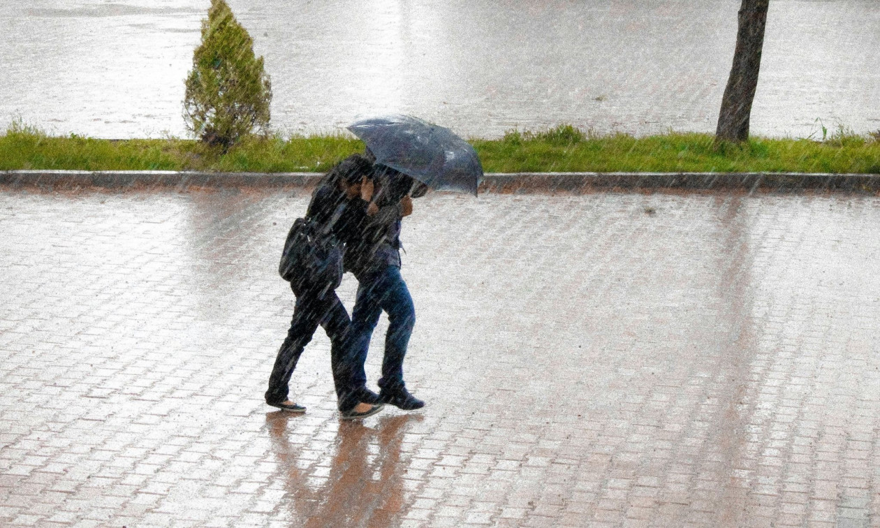 Καιρός: Μεγάλο κύμα κακοκαιρίας από αύριο – Πού αναμένονται καταιγίδες – Πώς θα κάνουμε Τσικνοπέμπτη