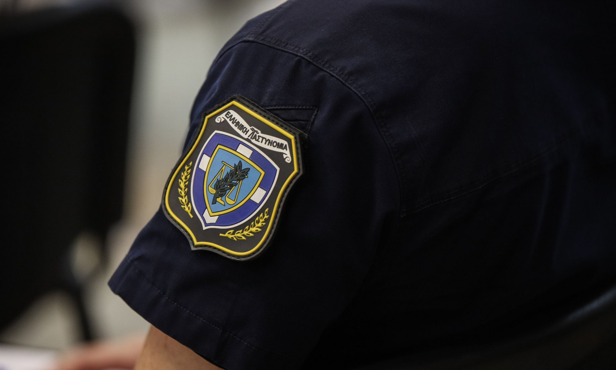 ΠΕΝΘΟΣ ΣΤΗΝ ΕΛ.ΑΣ: ΠΕΘΑΝΕ ΕΝ ΕΝΕΡΓΕΙΑ ΑΡΧΙΦΥΛΑΚΑΣ ΠΑΤΕΡΑΣ 2 ΠΑΙΔΙΩΝ - ΣΟΚ ΜΕ ΤΗΝ ΑΙΤΙΑ ΘΑΝΑΤΟΥ ΤΟΥ..