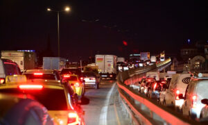 Κίνηση: Ταλαιπωρία στον Κηφισό – Ουρές στην κάθοδο λόγω τροχαίου