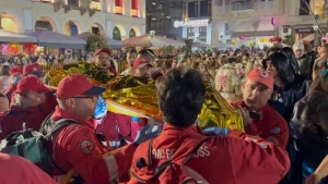 Συναγερμός ΤΩΡΑ στο καρναβάλι της Πάτρας – Γέμισε ο τόπος ασθενοφόρα και γιατροί – Τους μεταφέρουν στο νοσοκομείο