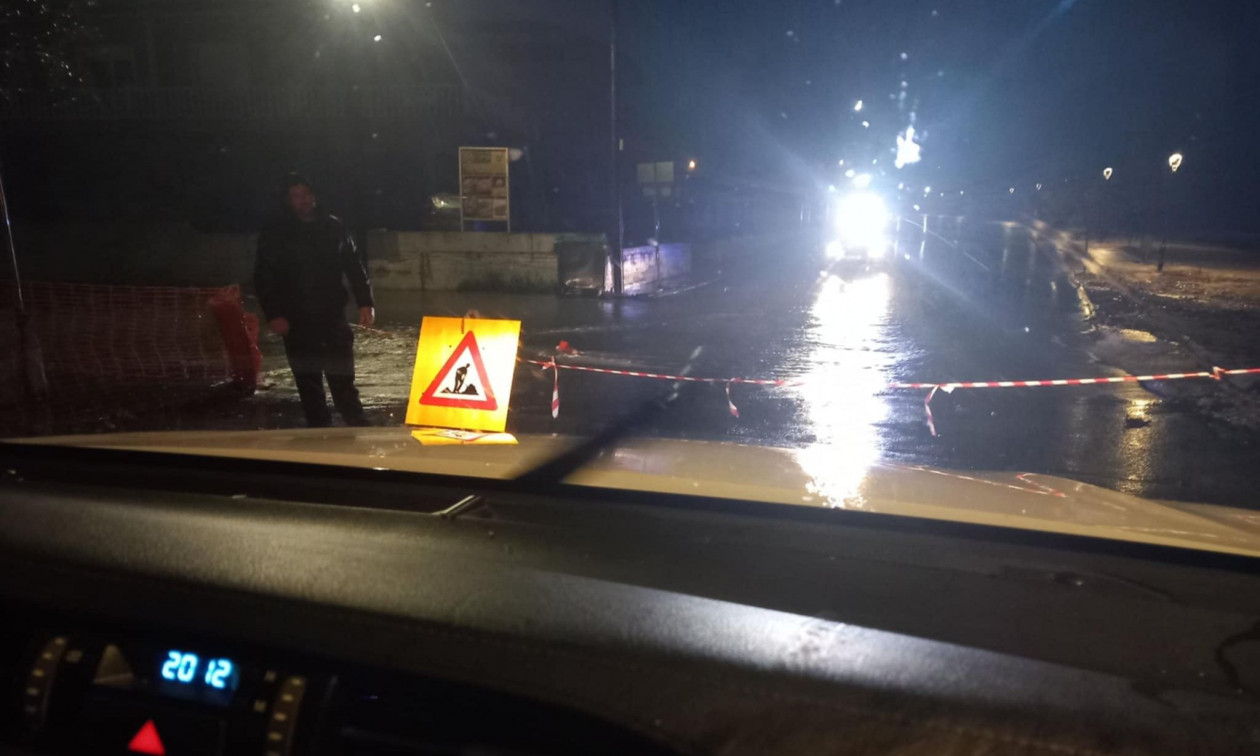 Νεκρός ο οδηγός που παρασύρθηκε από χείμαρρο - Μάχη να ανασυρθεί η σορός