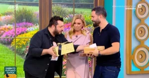 Σάστισε η Καραβάτου: Είδε ξαφνικά μπροστά της τον πρώην σύζυγό της Κρατερό Κατσούλη μαζί με την Μαρία Ηλιάκη να…Πρεμιέρα γεμάτη συγκίνηση για την Κατερίνα Καραβάτου