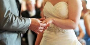 Αδιανόητο σκηνικό: Νύφη έστειλε τους καλεσμένους στο νοσοκομείο – Δεν θα πιστεύετε τι έβαλε μέσα στα φαγητά τους