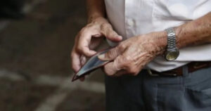 Ανατροπή στο παρά ένα με τις συντάξεις Μαρτίου: Πότε θα μπουν τα xρήματα