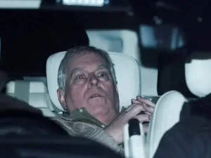 Βρετανία: Αφέθηκε ελεύθερος ο πρώην πρίγκιπας Άντριου