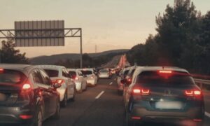 Χάος στις εθνικές οδούς: 60 χιλιόμετρα ουρά στην Αθηνών-Λαμίας και 50 στην Αθηνών-Κορίνθου