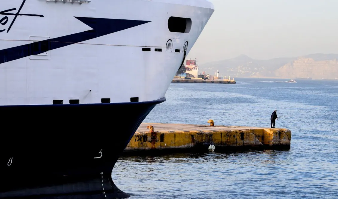 Ακυρώνονται όλα τα δρομολόγια – Δεμένα τα πλοία
