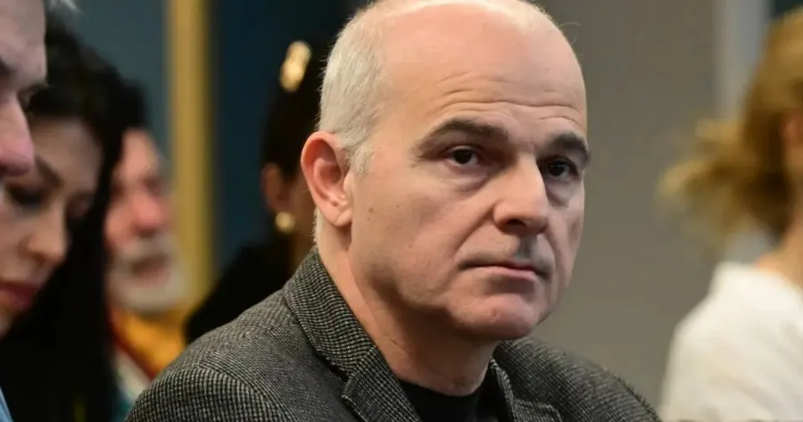 Έκλεισε στόματα: Ο πατέρας της Μάρθης τα είπε όλα για την εκταφή και την Καρυστιανού