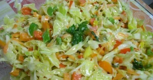 Η σαλάτα που αδuνατίζει, βοηθά την καρδιά, ρίχνει το ζάχαρο κι έχει αντικαρκινικές ιδιότητες