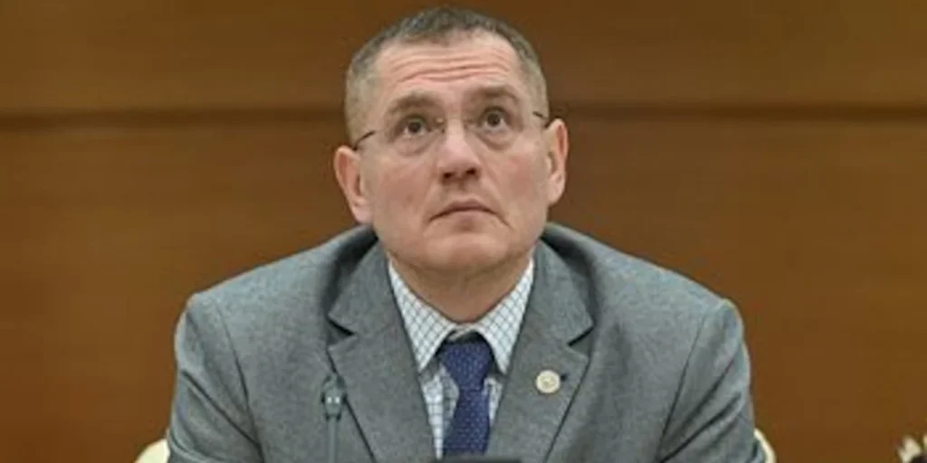 ΈΚΤΑΚΤΟ: ΝΕΚΡΌΣ ΥΦΥΠΟΥΡΓΌΣ ΠΝΊΓΗΚΕ ΣΤΗ ΜΠΑΝΙΈΡΑ