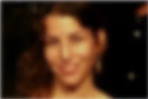 Κολωνάκι: Αυτή είναι η τραγουδίστρια γνωστού συγκροτήματος που οδηγούσε μεθυσμένη και τράκαρε πέντε σταθμευμένα ΙΧ