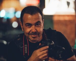 ΘΡΗΝΟΣ ΣΤΟ ΜΕΓΚΑ – ΔΥΣΤΥΧΩΣ ΕΙΝΑΙ ΝΕΚΡΟΣ