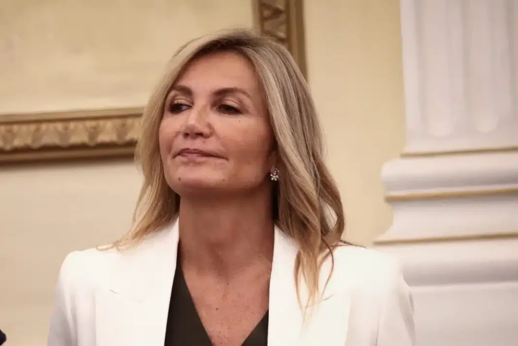 Ατύχημα για τη Μαρέβα Γκραμπόφσκι-Μητσοτάκη – Χειρουργήθηκε στο ΚΑΤ