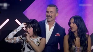 Πάγωσαν όλοι στη Eurovision – Τραυματίστηκε στο κεφάλι το μεγάλο φαβορί