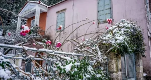 «Μίλησαν» τα Μερομήνια: Χιόνια μέσα στον Μάρτιο – Θα πνιγούν στο χιόνι