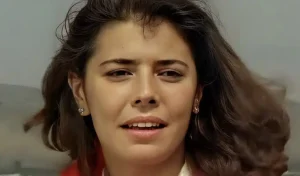 Ο φόνος του συζύγου της από την 17 Νοέμβρη – Η απομόνωση της στο σπίτι – Ο ρόλος που την έκανε γνωστή