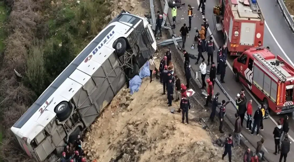 Τροχαίο δυστύχημα με λεωφορείο στην Αττάλεια, 9 νεκροί, 26 τραυματίες