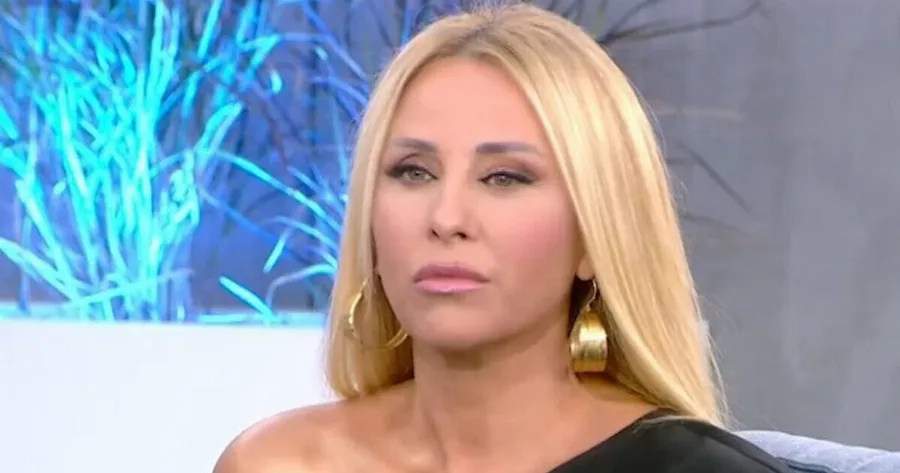 Συγκίνηση για τη Γωγώ Μαστροκώστα – Η Μαρία Καλάβρια αποκάλυψε το πρόβλημα υγείας της