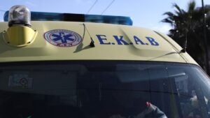 ΤΡΑΓΩΔΙΑ ΣΤΟΝ ΚΗΦΙΣΟ: ΕΠΕΣΕ ΑΠΟ ΤΗ ΓΕΦΥΡΑ ΚΑΙ ΤΟΝ ΠΑΡΕΣΥΡΕ ΦΟΡΤΗΓΟ – ΣΟΚΑΡΙΣΜΕΝΟΙ ΟΙ ΟΔΗΓΟΙ