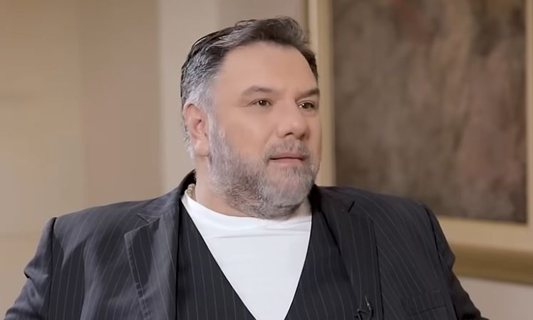 Ξεσπά ο Γρηγόρης Αρναούτογλου για την στρατιωτική παρέλαση: «Βλέπει όλος ο πλανήτης, δεν έχω λόγια»