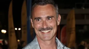 Παντρεύτηκε τον σύντροφό του ο Γιώργος Καπουτζίδης – Η βέρα που «άναψε φωτιές»