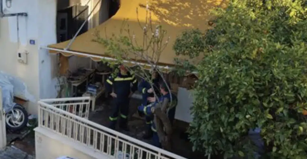 Μαθεύτηκε όλη η αλήθεια για μάνα και κόρη που βρέθηκαν νεκρές ανήμερα 25ης Μαρτίου μέσα στο σπίτι τους – Η μοιραία συσκευή