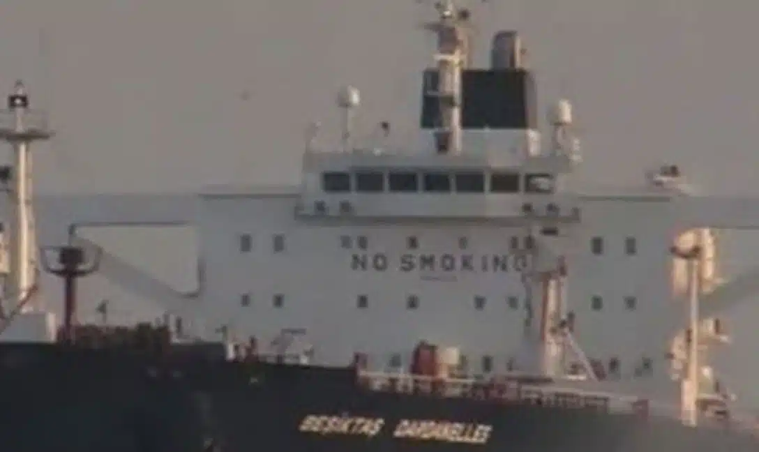 Συναγερμός στο Στενό της Κωνσταντινούπολης – Τουρκικό δεξαμενόπλοιο χτυπήθηκε από drone