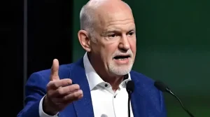 Γιώργος Παπανδρέου στο Συνέδριο του ΠΑΣΟΚ: «Επιστρέφουμε για να αλλάξουμε τον τρόπο που λειτουργεί η χώρα»