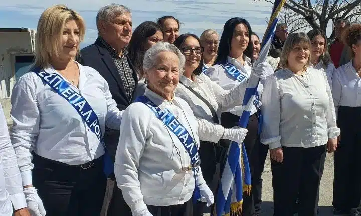 82χρονη μαθήτρια πρώτης Λυκείου παρέλασε περήφανα -«Νιώθω μεγάλη τιμή που λαμβάνω μέρος ως μαθήτρια σε αυτή την παρέλαση»